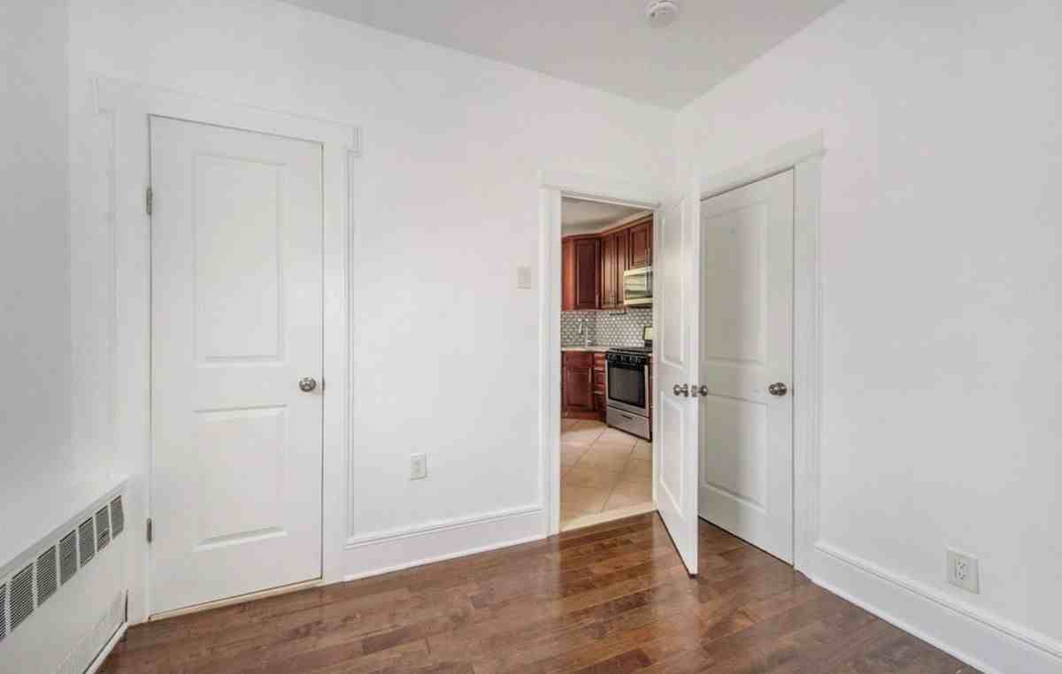 210 Wilkinson Ave - Photo 5 of 16