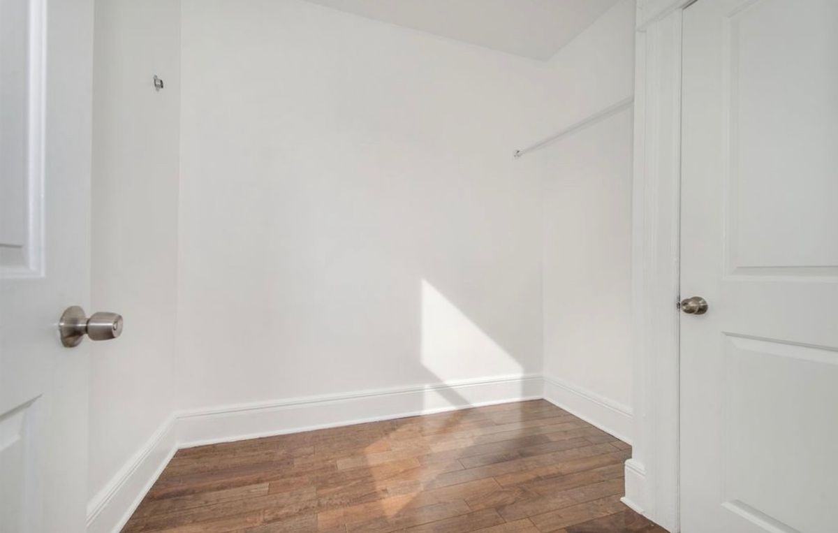 210 Wilkinson Ave - Photo 7 of 16
