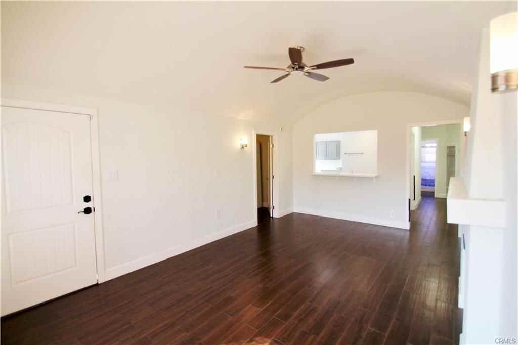 4225 Maycrest Ave - Photo 5 of 16