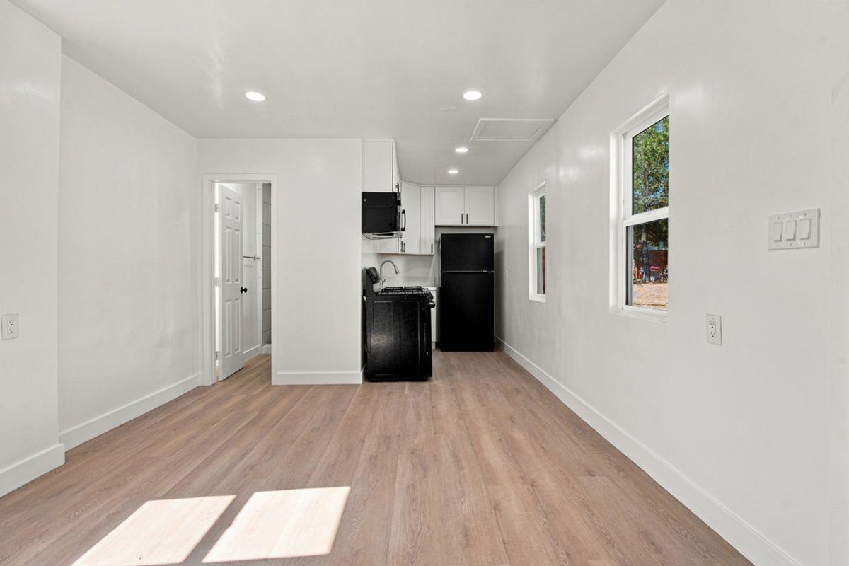2641 E 18th St - Photo 7 of 15