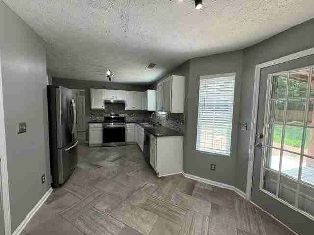2910 Arden Ridge Dr - Photo 6 of 25