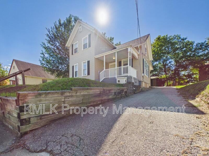 428 Allyn St - Photo 2 of 36