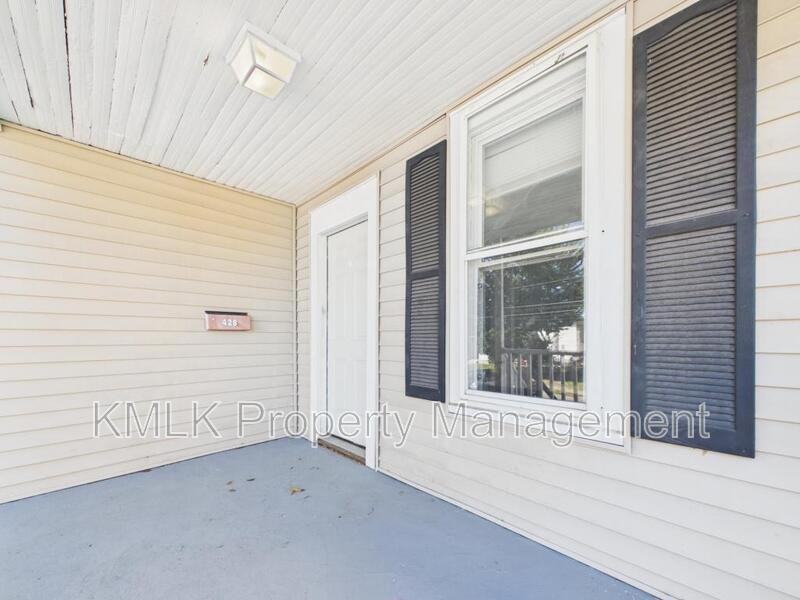428 Allyn St - Photo 4 of 36