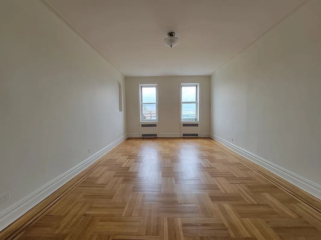 11 Shore Blvd #5 - Photo 3 of 4