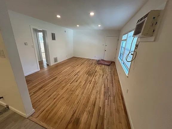 2630 Alvira St - Photo 7 of 16