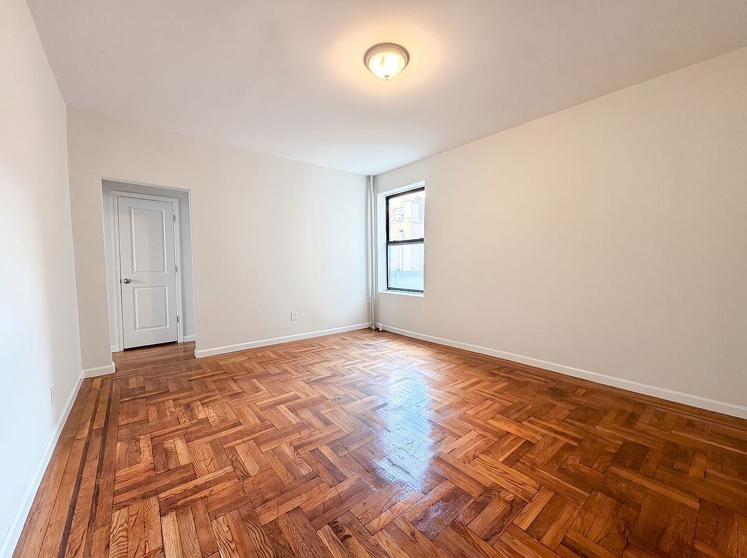 49 Mackay Pl - Photo 3 of 4