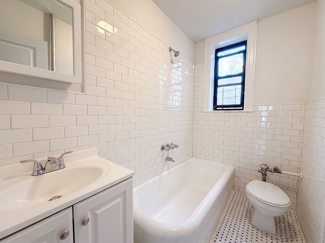 49 Mackay Pl - Photo 4 of 4