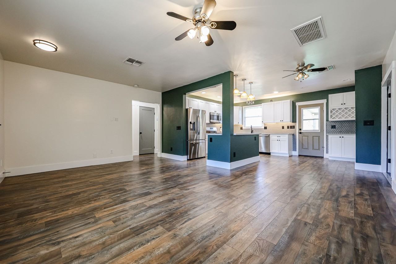1310 W Glenrosa Ave - Photo 6 of 39