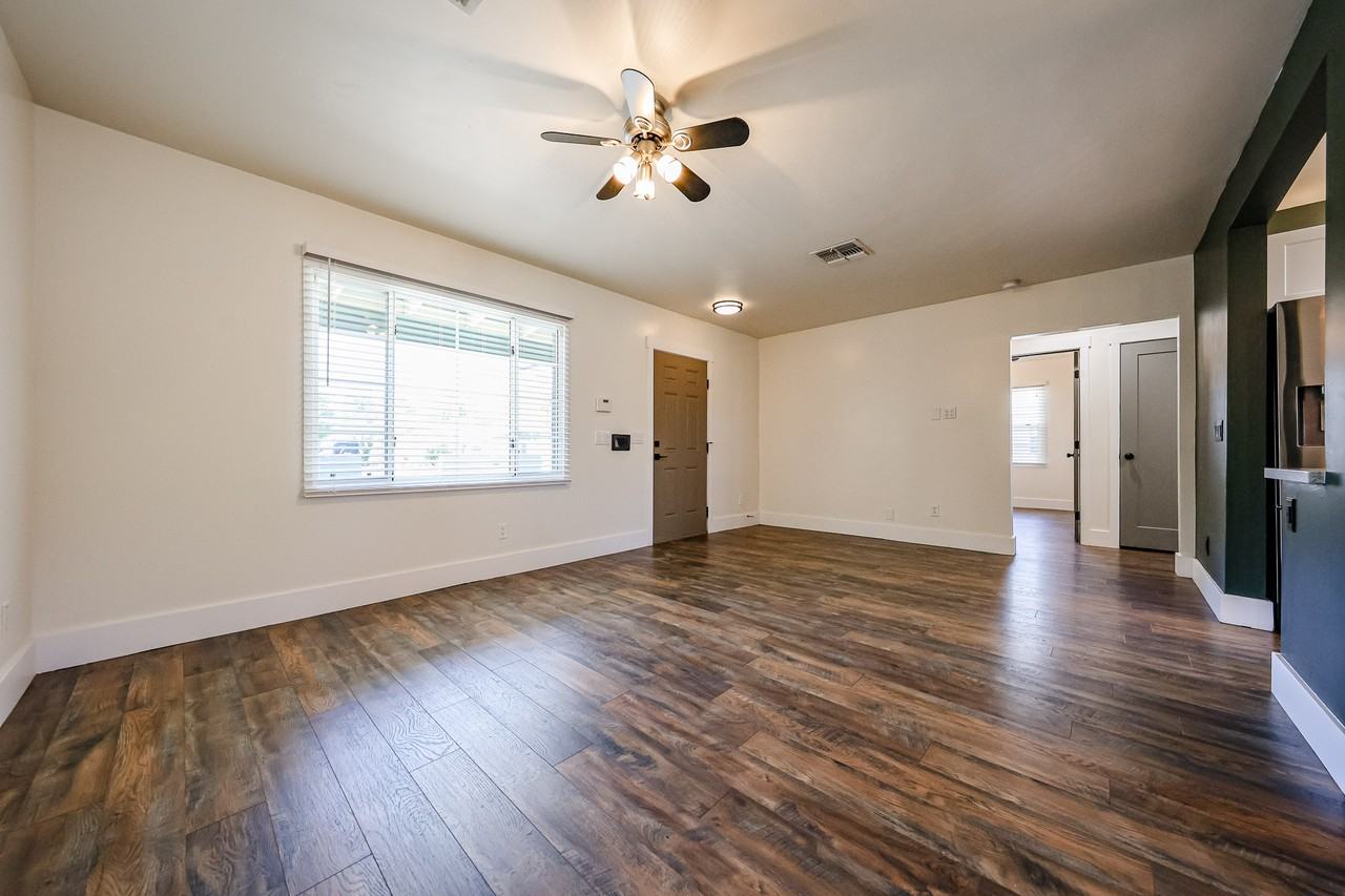 1310 W Glenrosa Ave - Photo 7 of 39