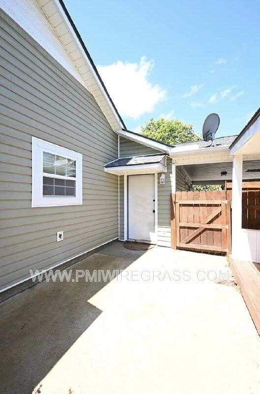 267 Barbara Dr - Photo 4 of 33