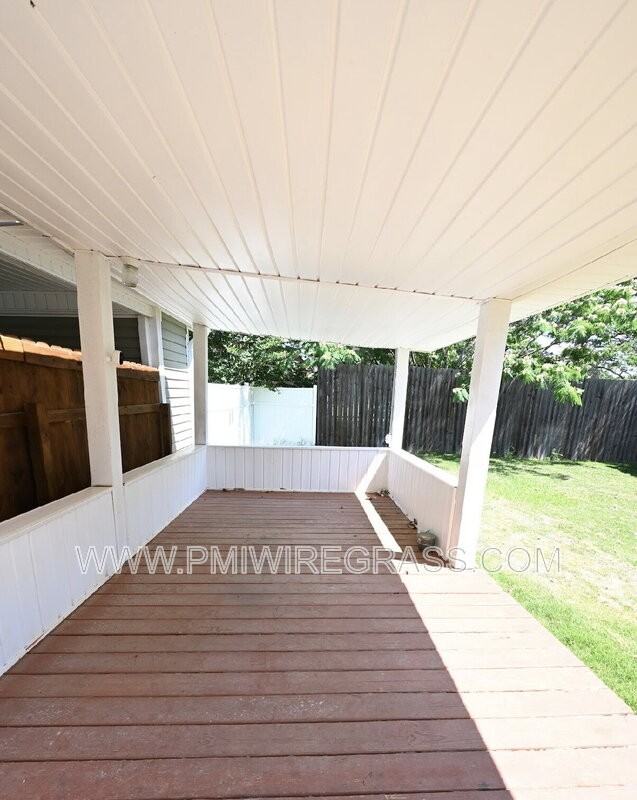 267 Barbara Dr - Photo 7 of 33