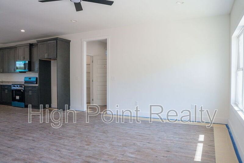 3510 Godfrey Ave Ne - Photo 4 of 21