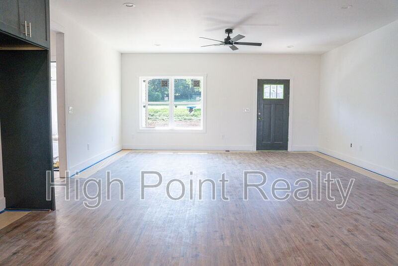 3510 Godfrey Ave Ne - Photo 5 of 21