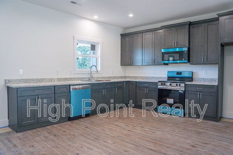 3510 Godfrey Ave Ne - Photo 6 of 21