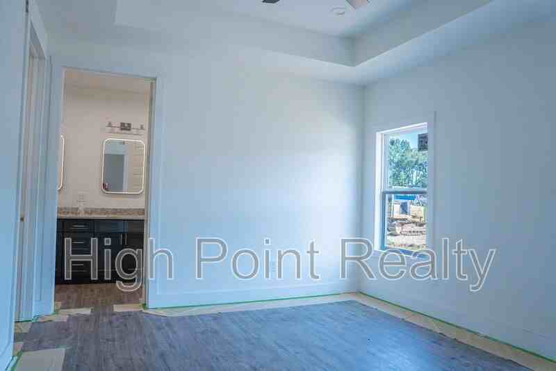 3510 Godfrey Ave Ne - Photo 7 of 21