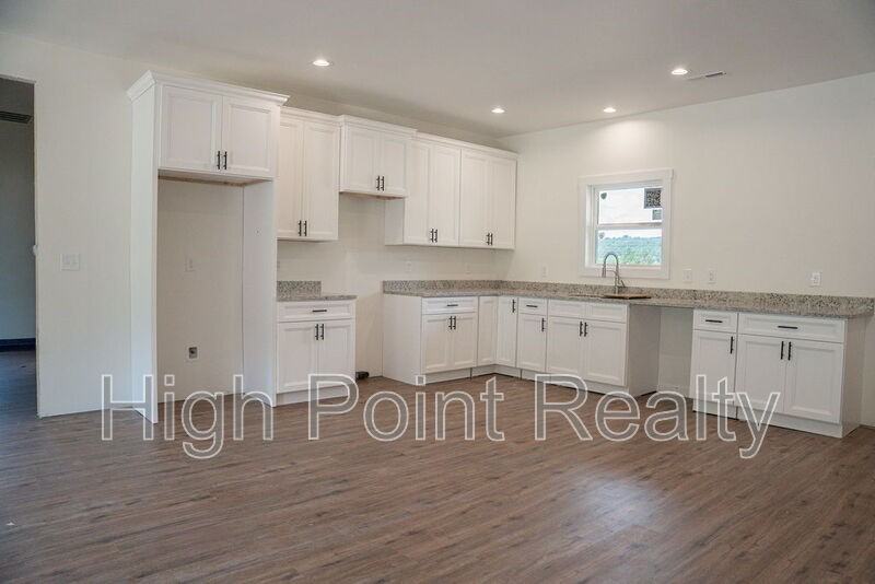 3600 Godfrey Ave Ne - Photo 5 of 12