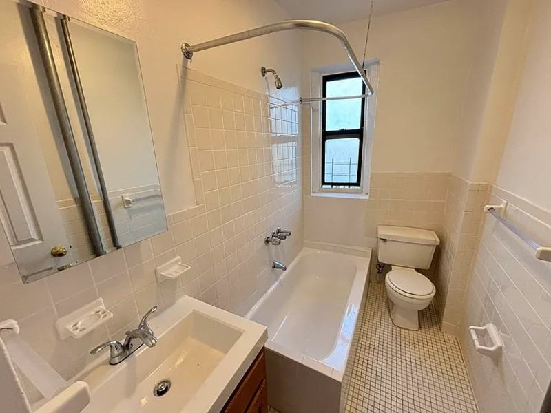 3824 Waldo Ave #3B - Photo 6 of 7