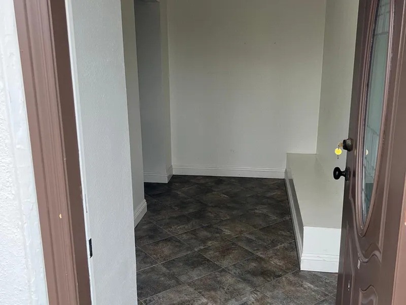215 5th St #C - Photo 2 of 13
