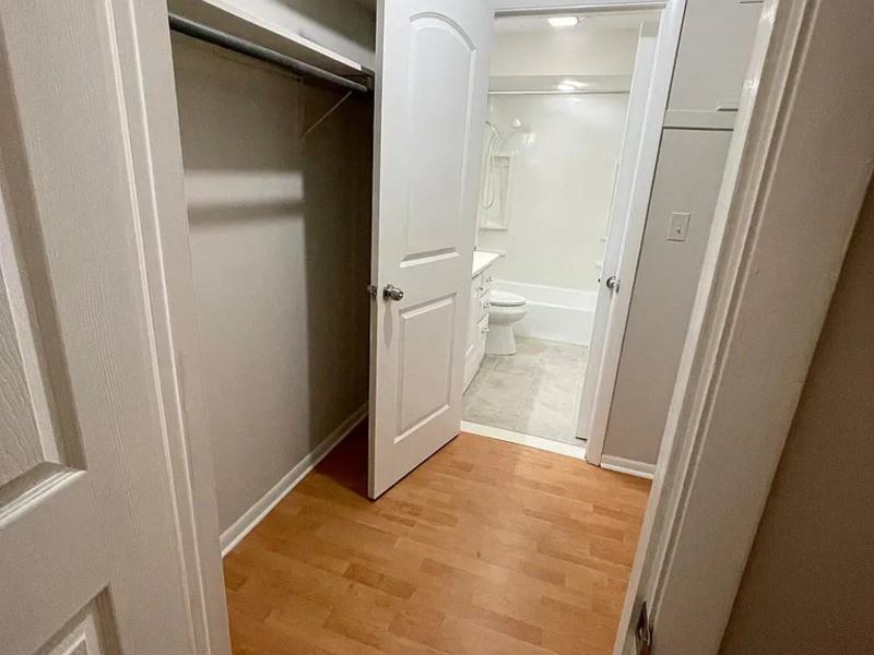 1430 N Evergreen Ave #1S - Photo 2 of 15