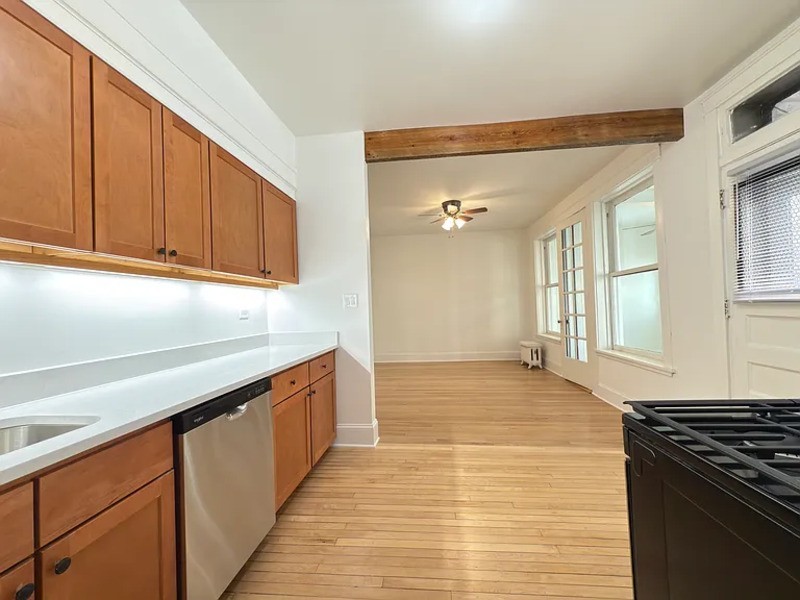 720 W Waveland Ave #1E - Photo 3 of 15