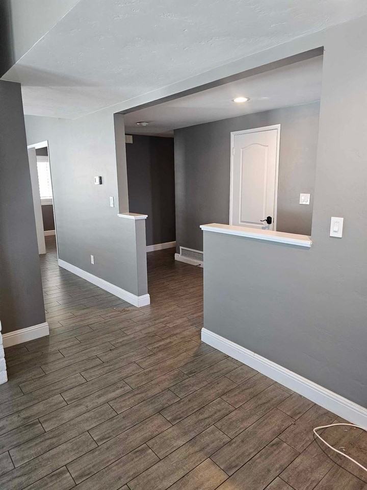 2975 Robin Rd - Photo 7 of 50
