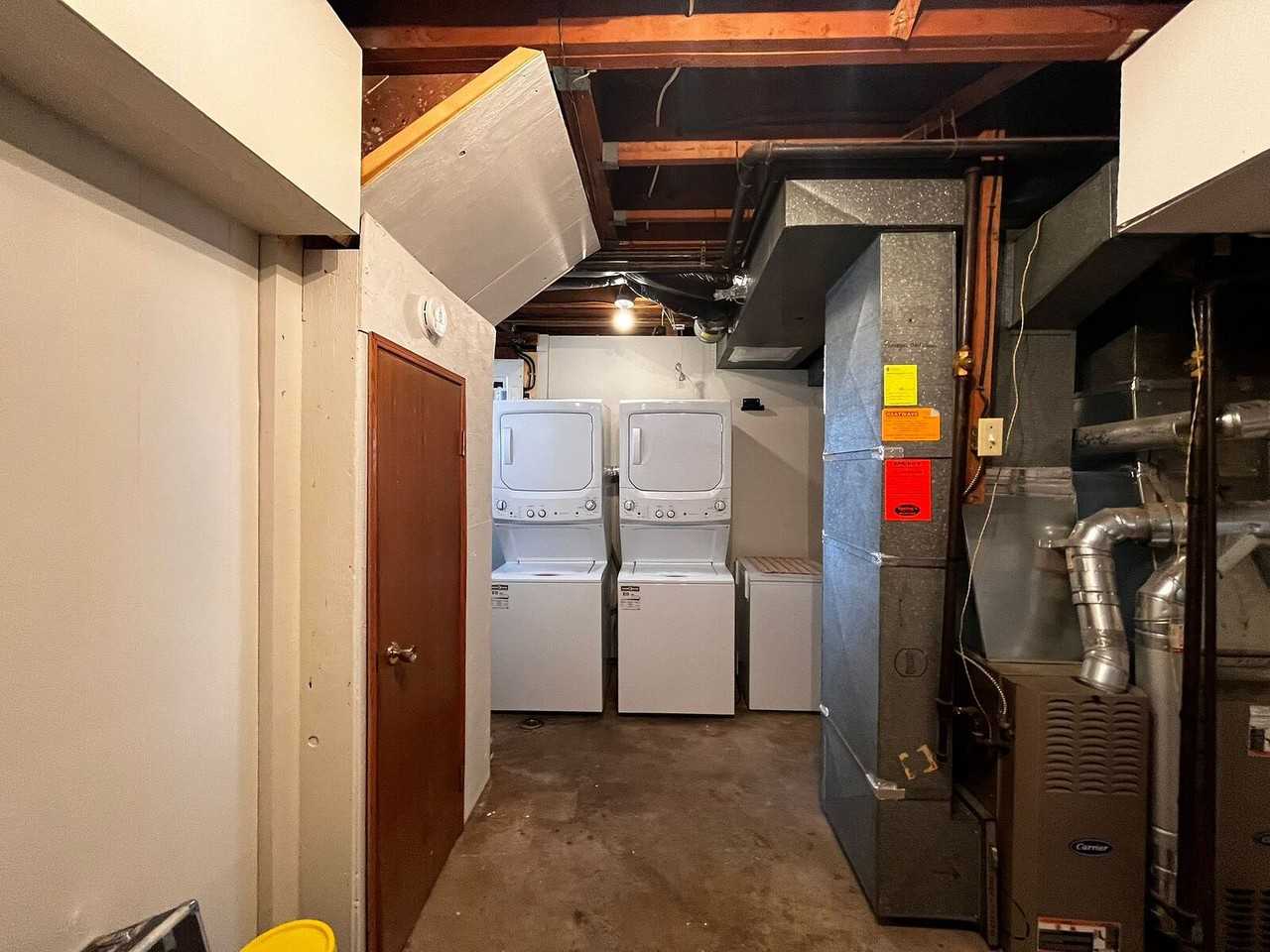 1035 16a St Ne - Photo 2 of 13