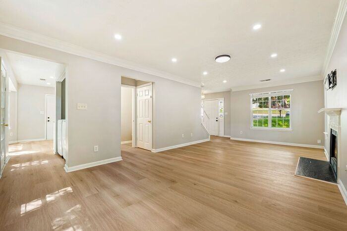 11280 Abbotts Station Dr - Photo 3 of 25