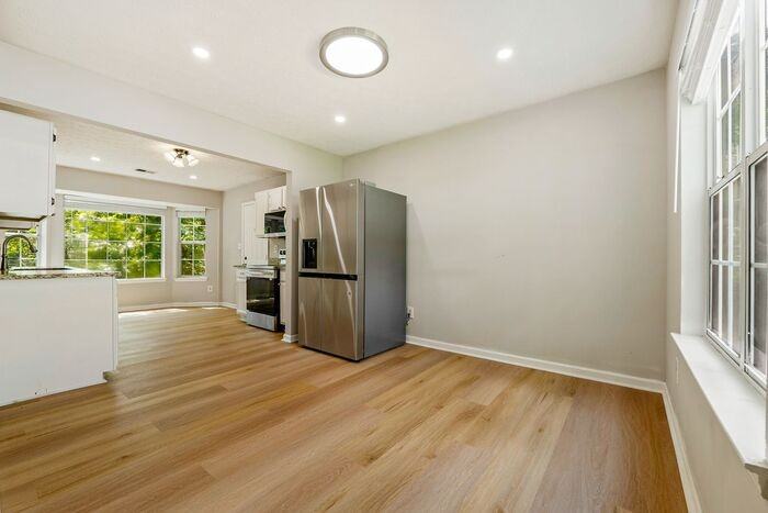 11280 Abbotts Station Dr - Photo 5 of 25