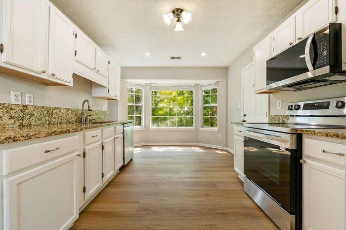 11280 Abbotts Station Dr - Photo 6 of 25