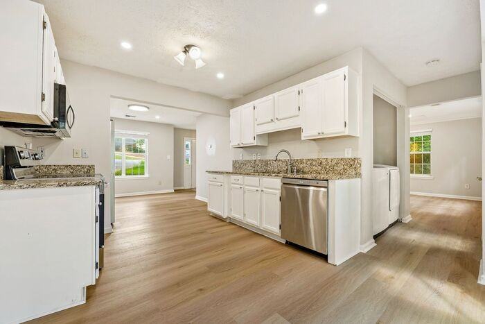 11280 Abbotts Station Dr - Photo 7 of 25