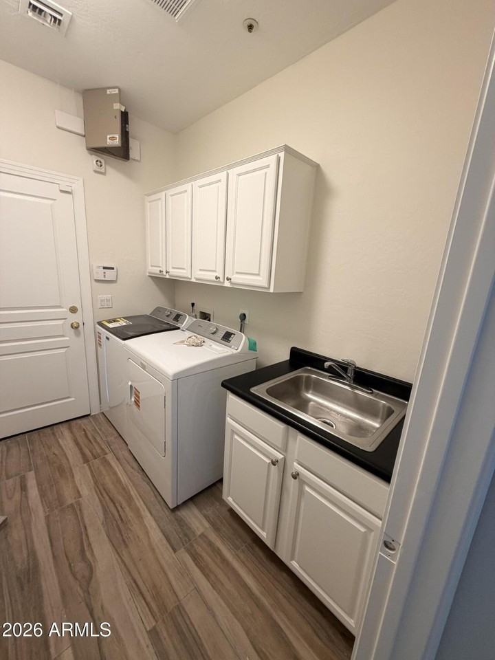 7578 E Tuckey Ln - Photo 6 of 16