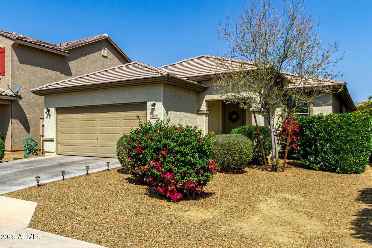 6212 W Orchid Ln - Photo 4 of 32