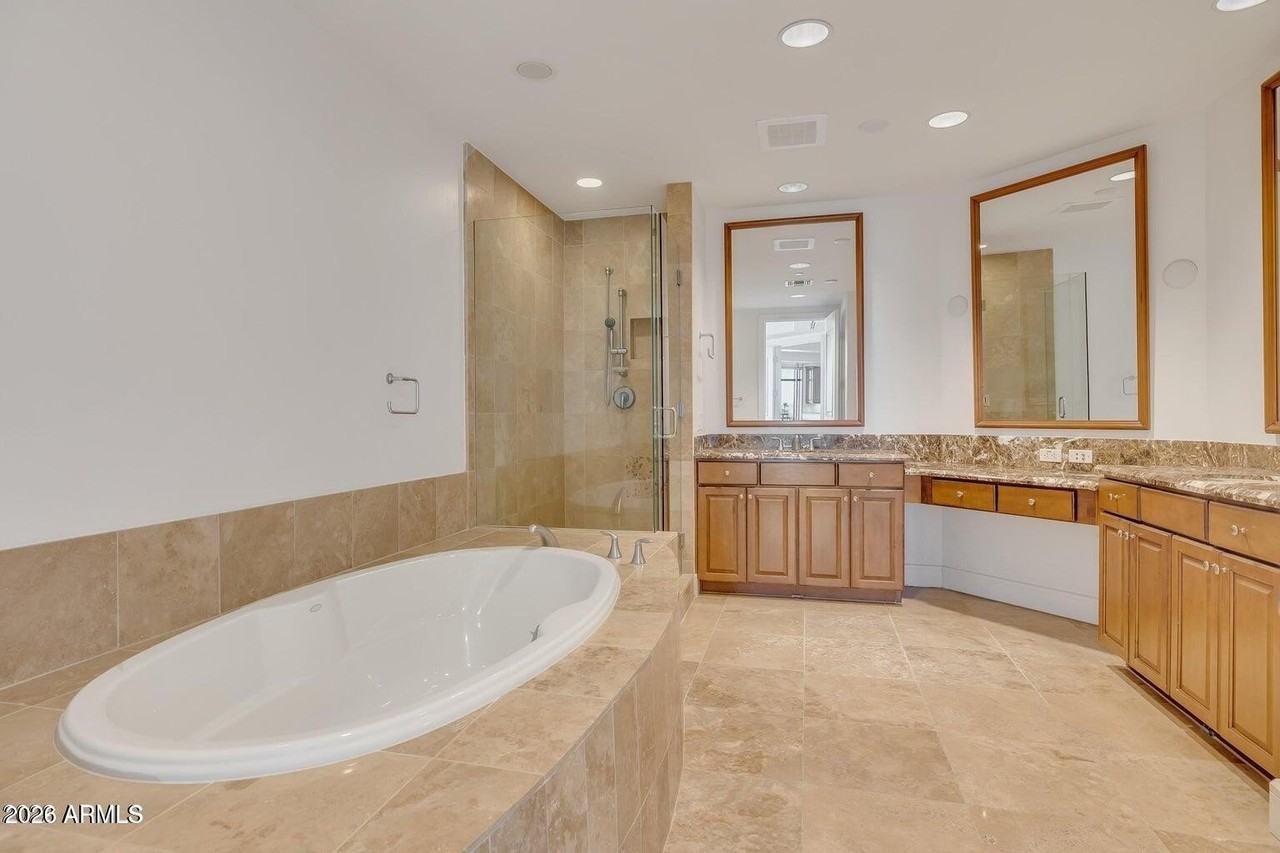 2211 E Camelback Rd #409 - Photo 5 of 50