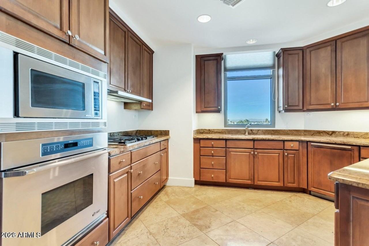 2211 E Camelback Rd #409 - Photo 7 of 50