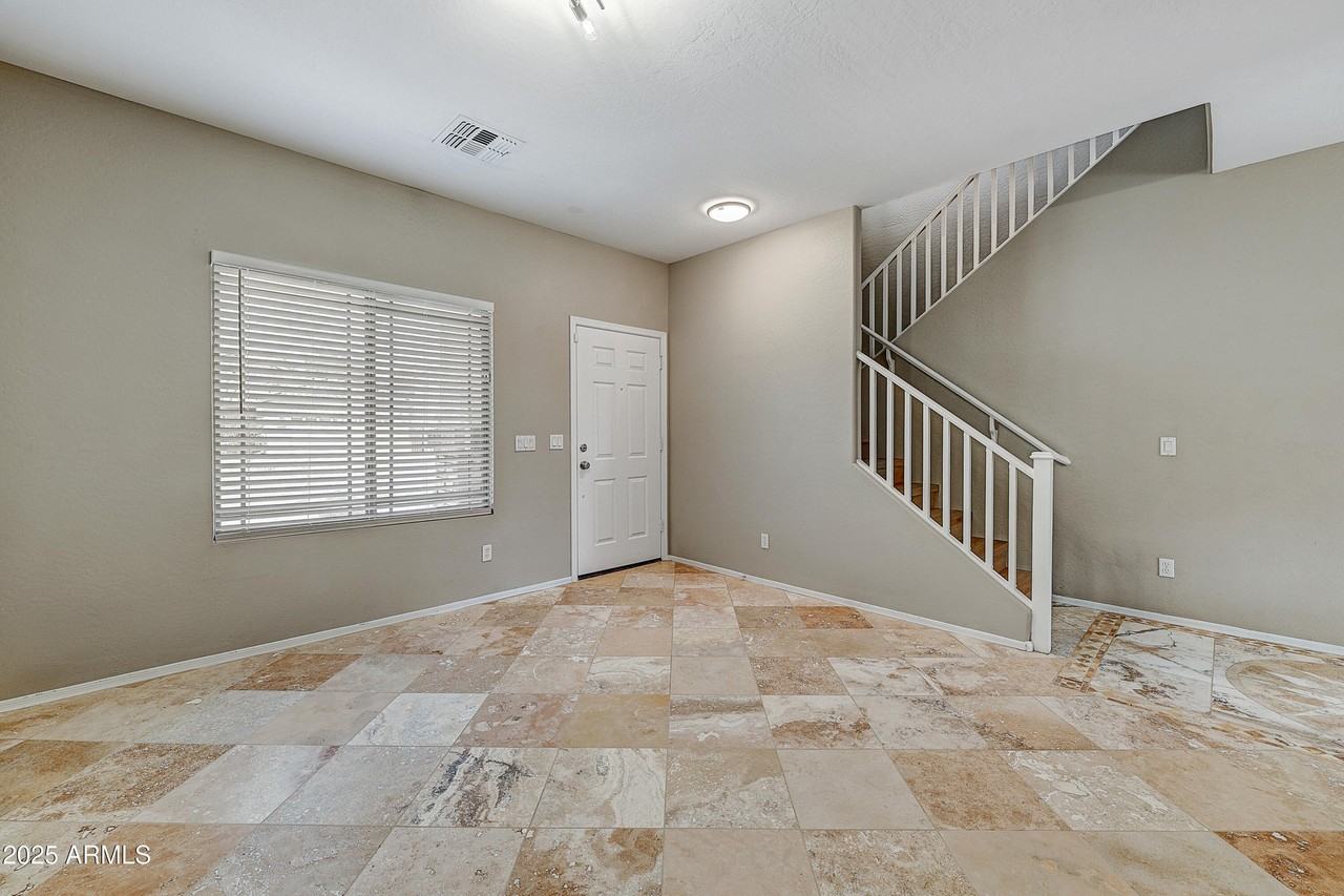 17817 W Acapulco Ln - Photo 3 of 26