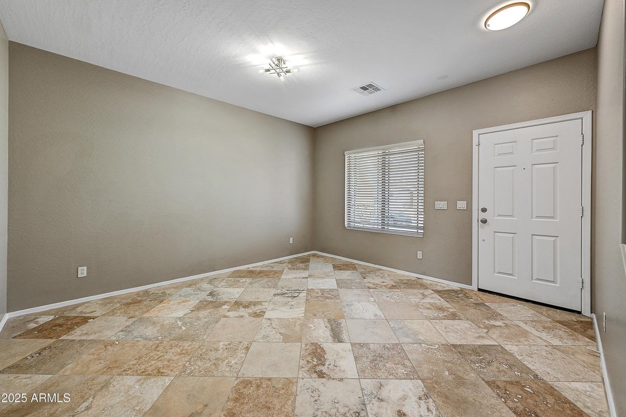 17817 W Acapulco Ln - Photo 4 of 26
