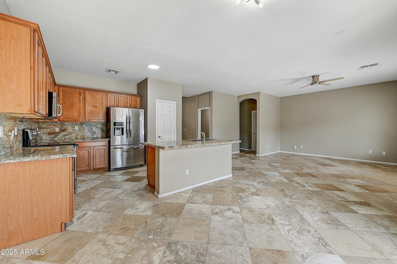 17817 W Acapulco Ln - Photo 6 of 26