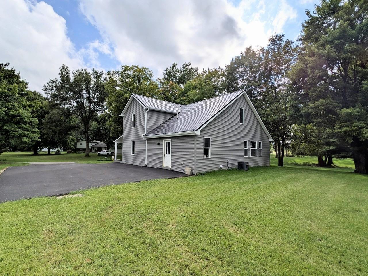 8914 Woodhaven Rd - Photo 2 of 22