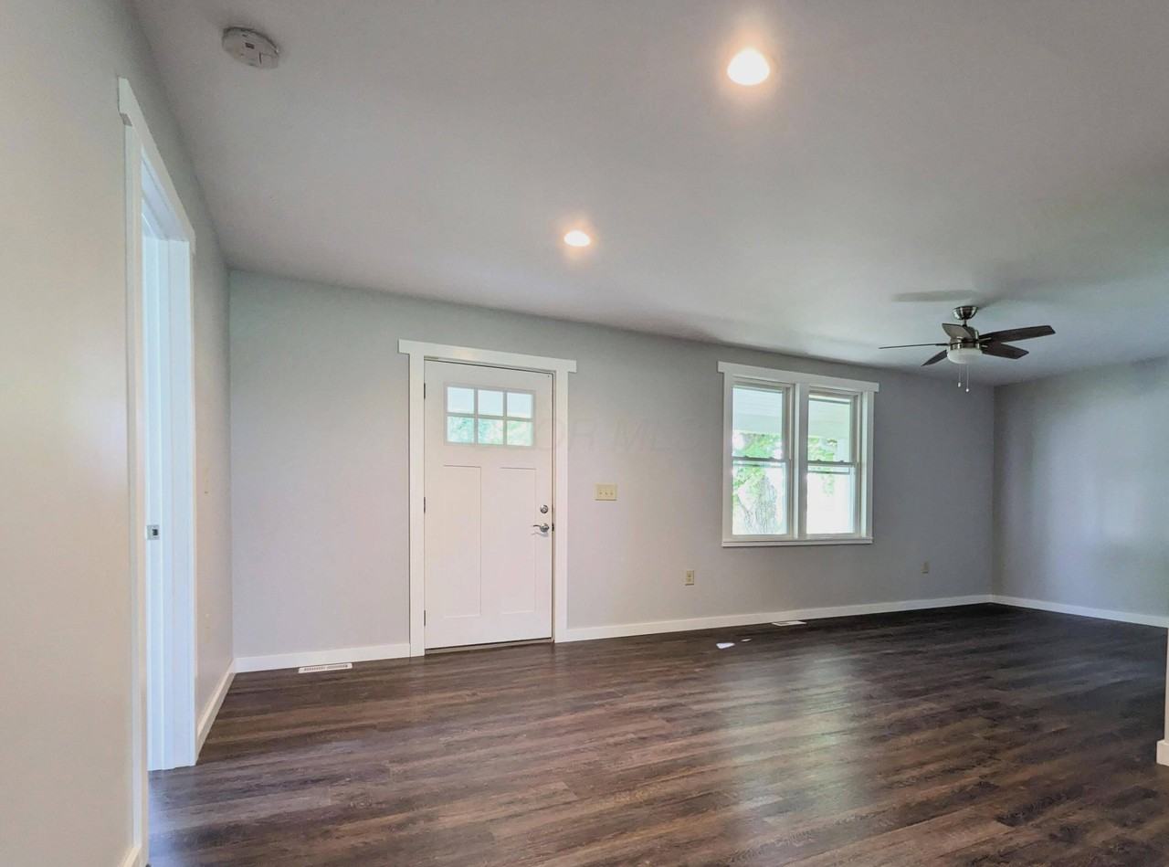 8914 Woodhaven Rd - Photo 3 of 22