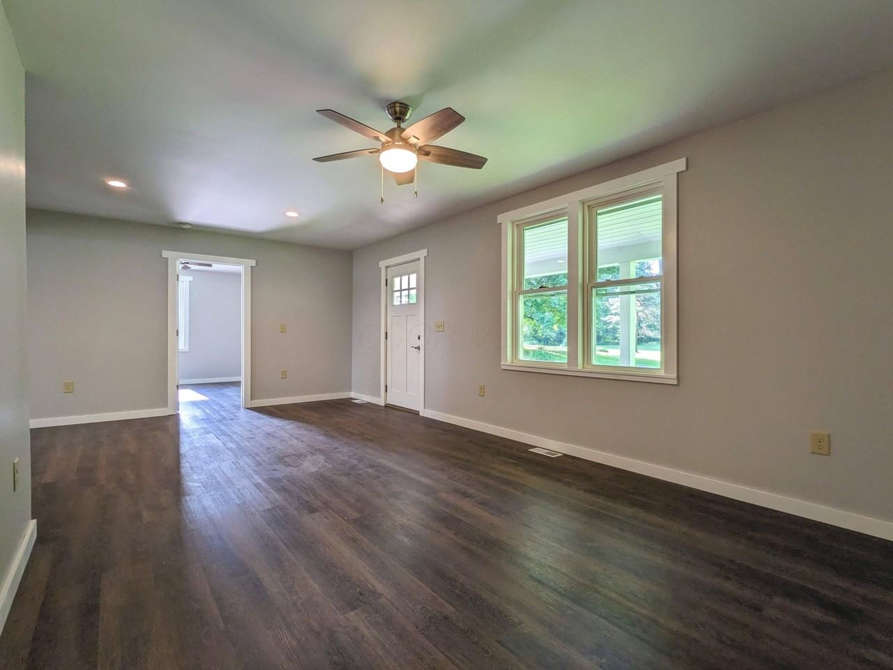 8914 Woodhaven Rd - Photo 4 of 22