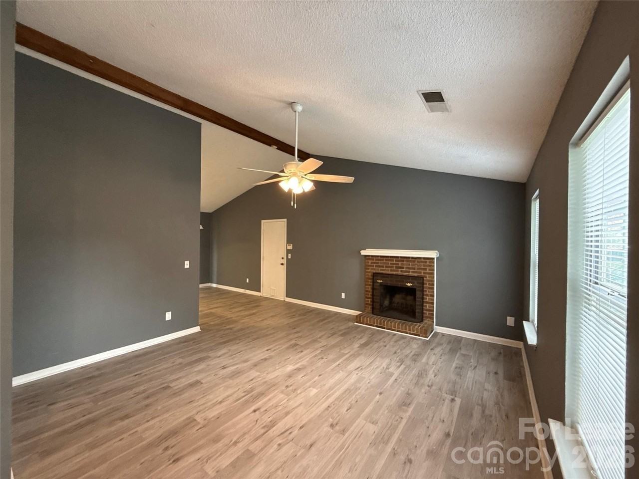 11111 Meadow Bank Ln - Photo 2 of 16