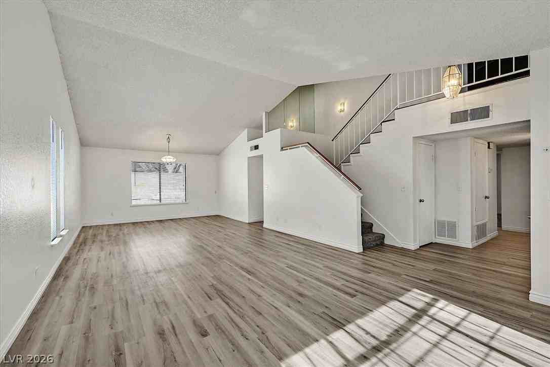 4824 Norway Ln - Photo 4 of 25