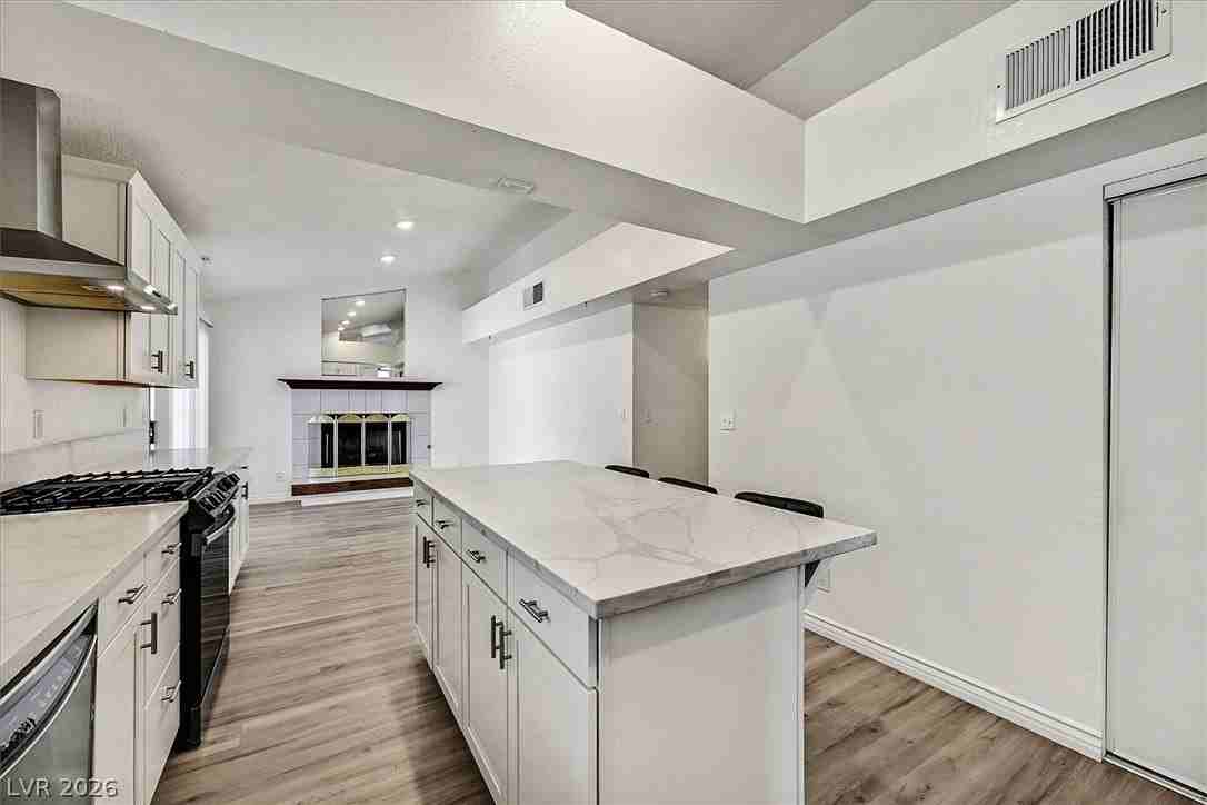 4824 Norway Ln - Photo 7 of 25