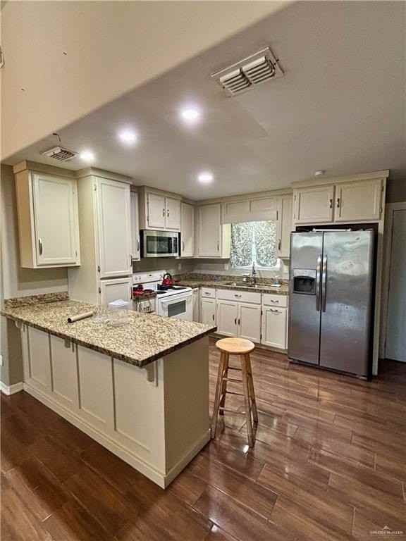 1913 Walker Rd - Photo 5 of 14