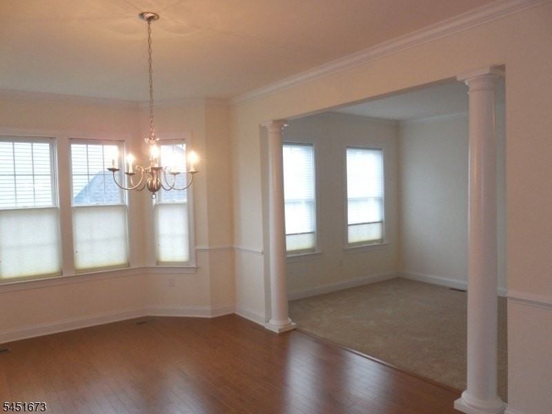 9 Comstock Ln - Photo 3 of 20