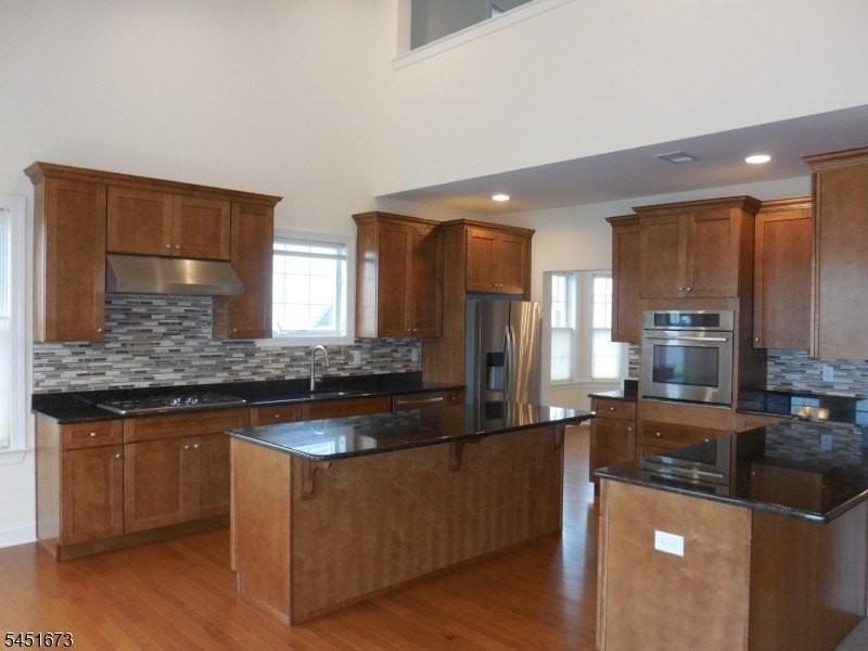 9 Comstock Ln - Photo 6 of 20