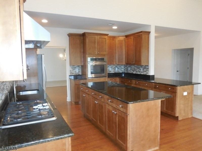 9 Comstock Ln - Photo 7 of 20