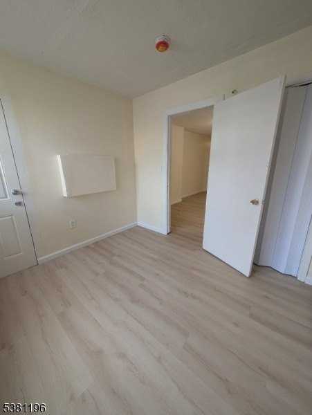 1066 William St #1R - Photo 4 of 8