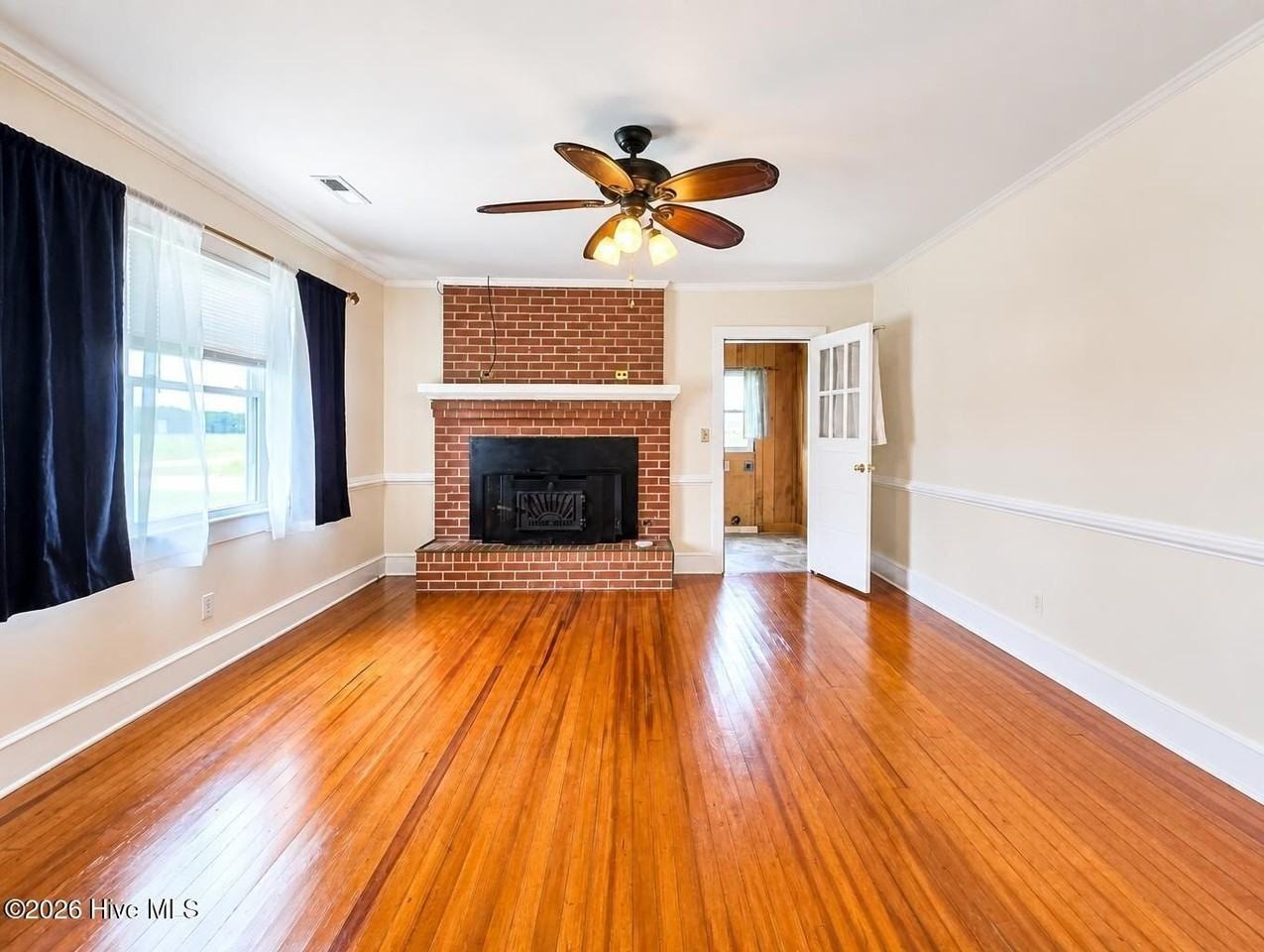 546 Meadstown Rd - Photo 4 of 15