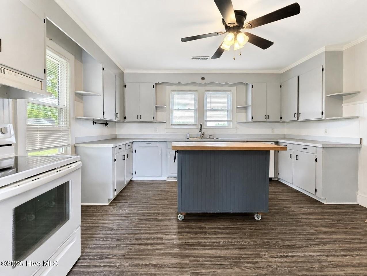 546 Meadstown Rd - Photo 5 of 15